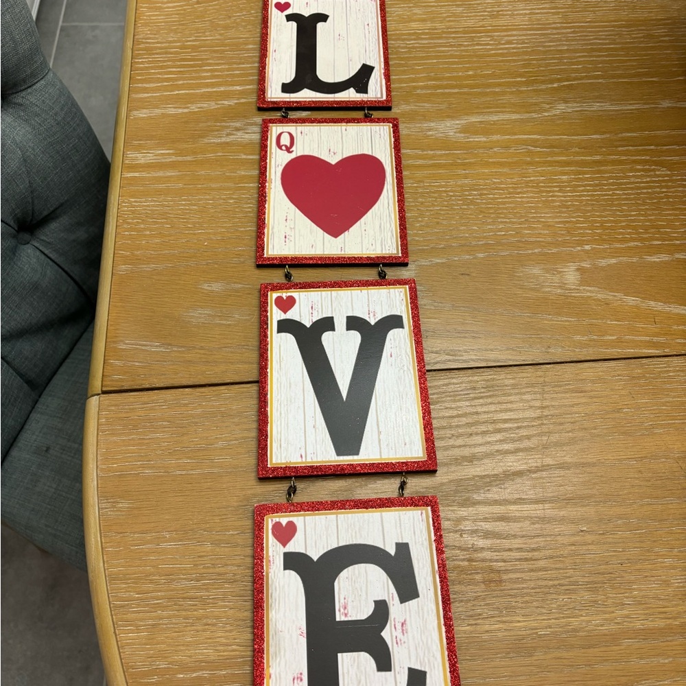 Pier one - LOVE Hanging Wall Plaque - Red & White Playing Card Style